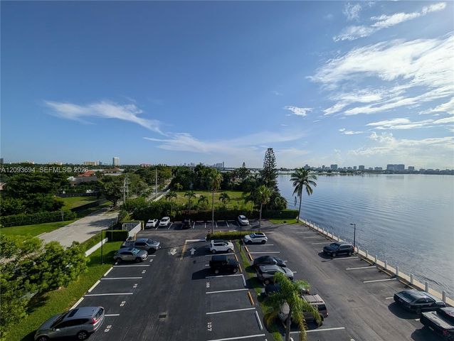 11930 N  Bayshore Dr #502, North Miami, FL 33181