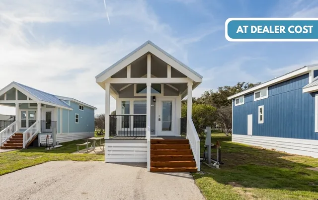CHAMPION APS-528 LOFT "B" Plan in Spicewood Tiny Homes Sales, Spicewood, TX 78669