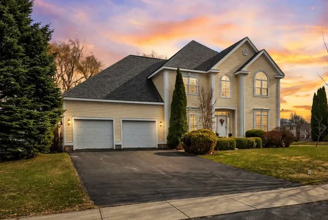 29 Whiteface Street, South Burlington, VT 05403