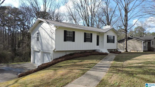 5906 Elizabeth Dr, Trussville, AL 35173