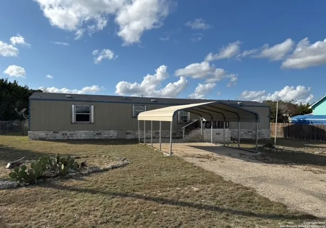262 private road 1509, Bandera, TX 78003