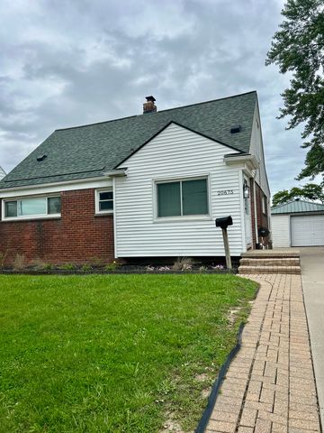 20675 Van Antwerp St, Harper Woods, MI 48225