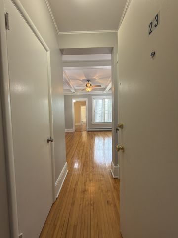 2716 Hennepin Ave #23, Minneapolis, MN 55408