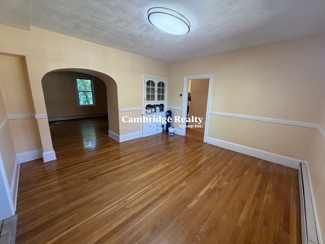 53 Oakland St #2T, Medford, MA 02155