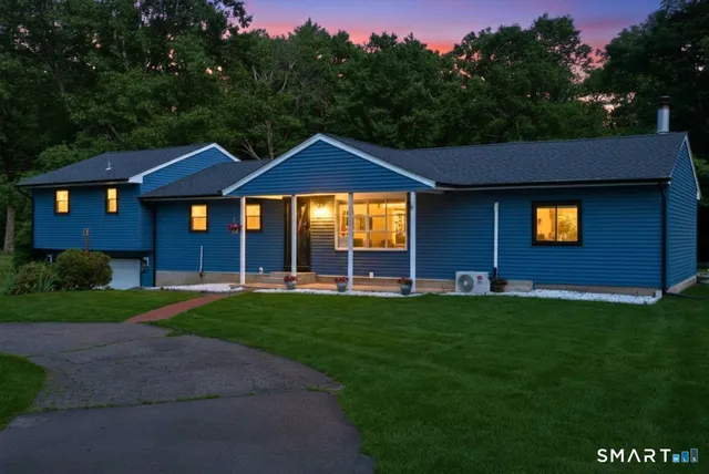 16 Crestview Terrace, Wallingford, CT 06492