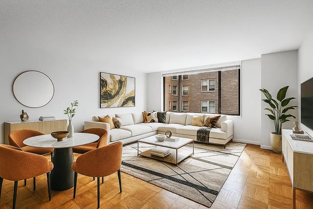 330 W  56th St #3C, New York, NY 10019