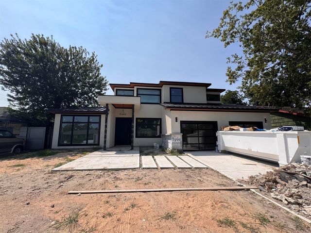 8005 Ridgeview Dr, Houston, TX 77055