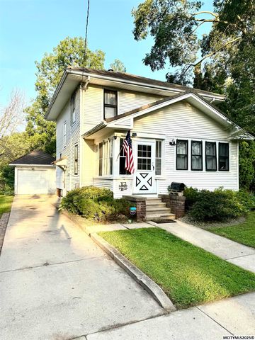341 S  Carolina Ave, Mason City, IA 50401