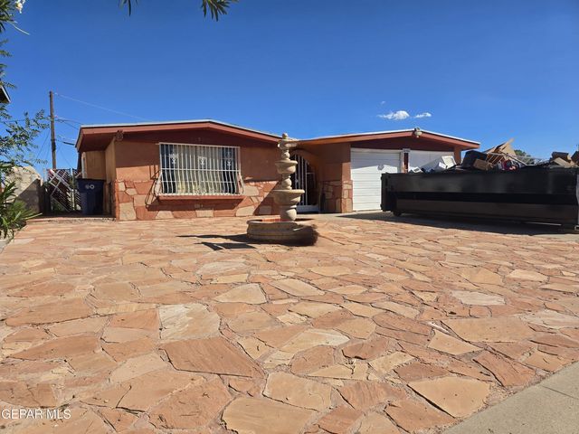 10560 Cuesta Brava Ln, El Paso, TX 79935