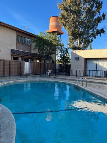 10230 Independence Ave, Chatsworth, CA 91311