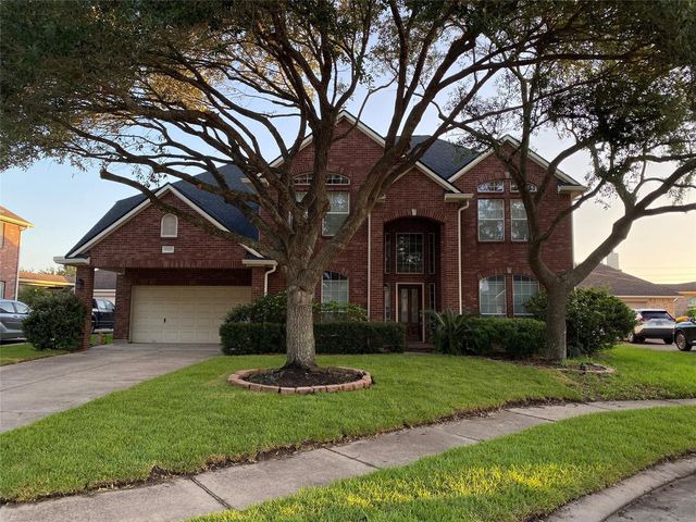 9403 Sundance Dr, Pearland, TX 77584