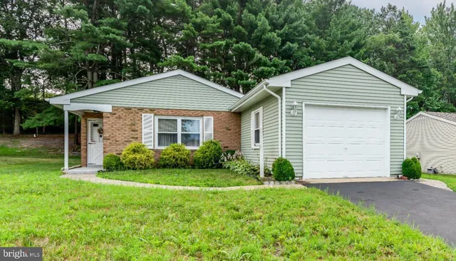 26 Kingston Way, Southampton, NJ 08088