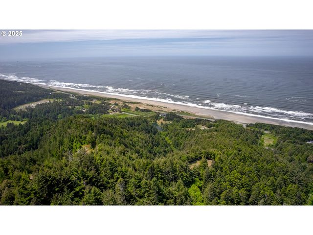 34313 Ophir Rd, Gold Beach, OR 97444