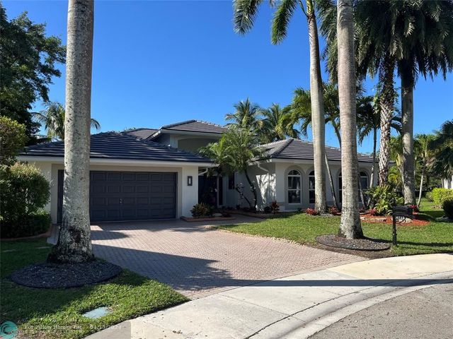 3719 Oak Ridge Cir, Weston, FL 33331