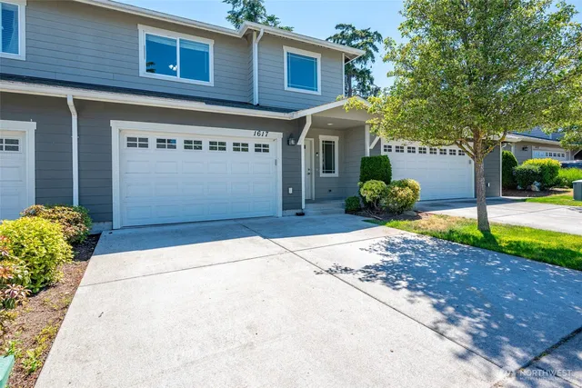 1617 SW Stremler Drive, Oak Harbor, WA 98277