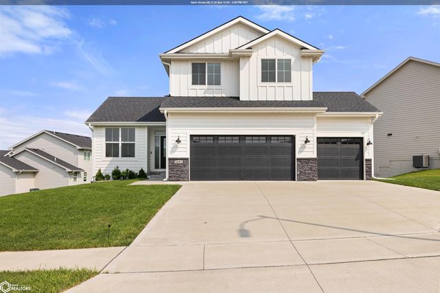 3641 NW 166th St, Clive, IA 50325