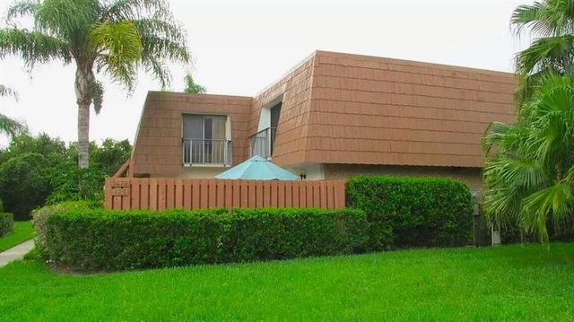 5678 SE Riverboat Dr, Stuart, FL 34997