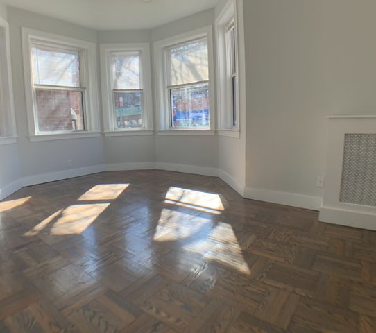 42 Queensberry St #13, Boston, MA 02215
