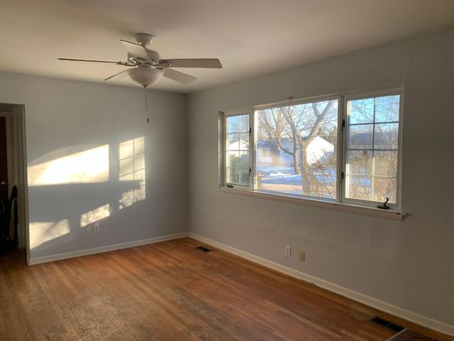4515 Paine Dr, Midland, MI 48642