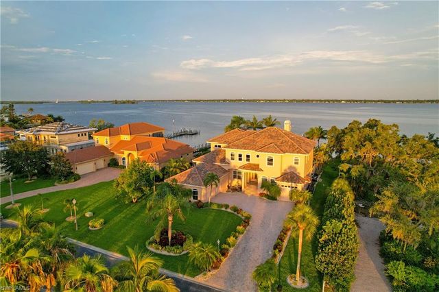 6360 River Club Ct, North Fort Myers, FL 33917