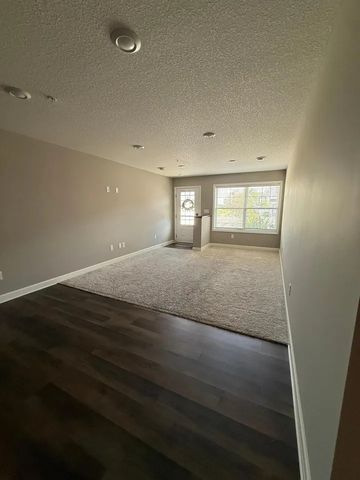 4784 Equine Trl, Woodbury, MN 55129