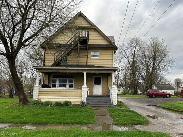 550 Freeman St NW, Warren, OH 44483