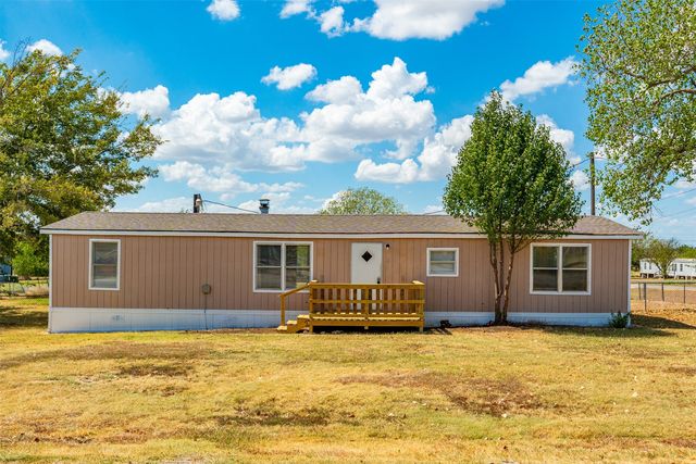 7205 Walden Dr, Joshua, TX 76058