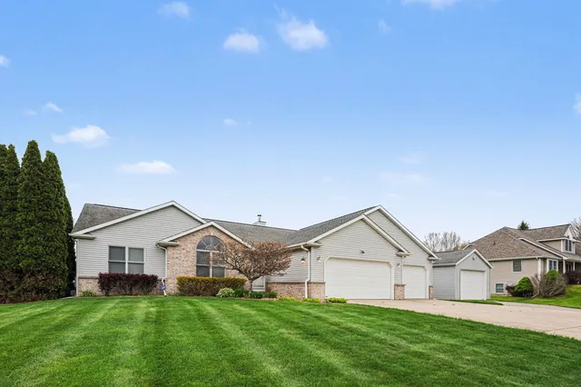 4011 Lavender Cir, Galesburg, MI 49053