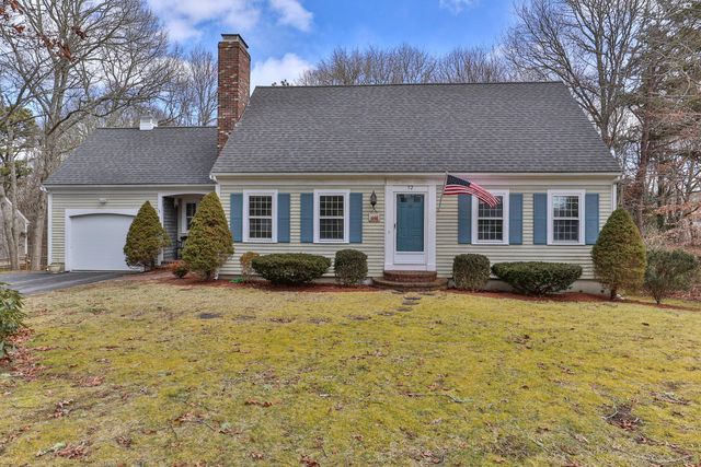 52 Goose Point Road, Centerville, MA 02632