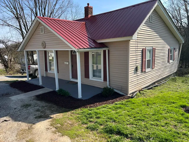 484 E  Water St, Flemingsburg, KY 41041