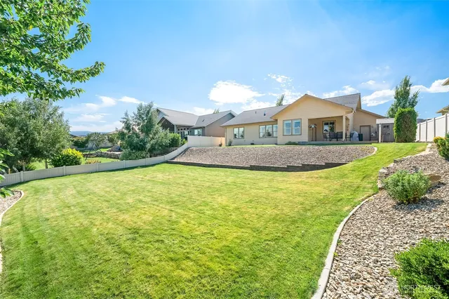 3513 Dianna Way, Wenatchee, WA 98801