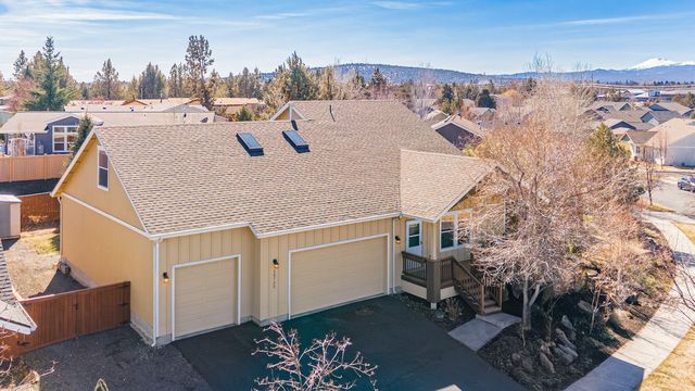 20725 Beaumont Dr, Bend, OR 97701