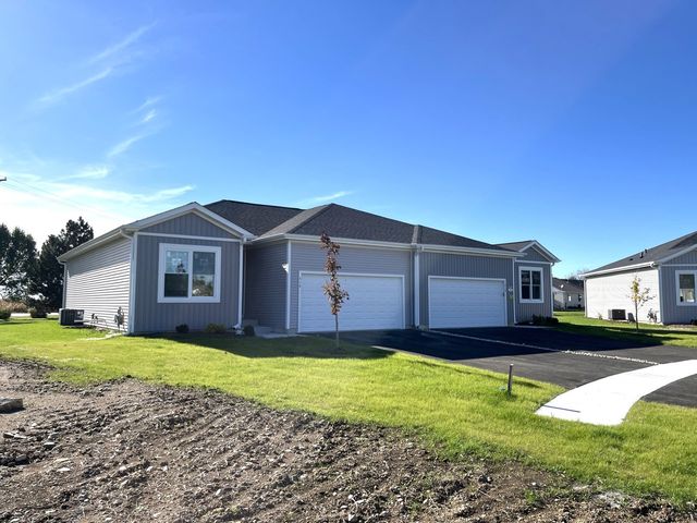 516 Cobblestone Cir, Harvard, IL 60033