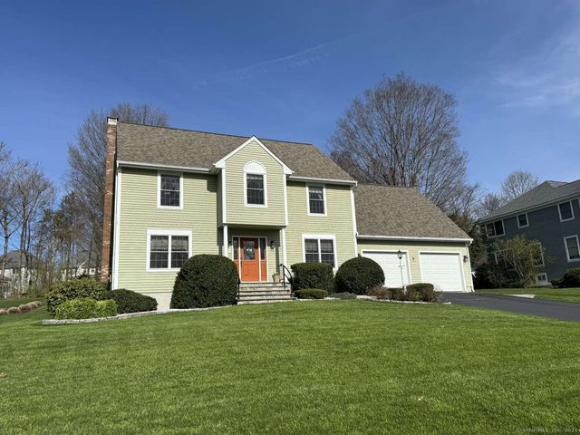 153 Whitewood Dr, Rocky Hill, CT 06067
