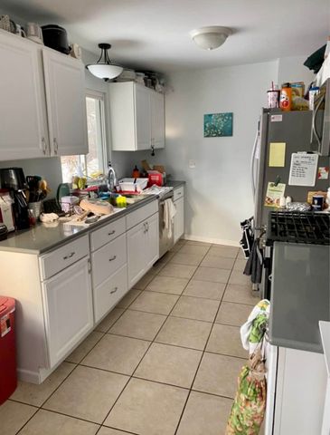 908 E  10th St #1, Duluth, MN 55805