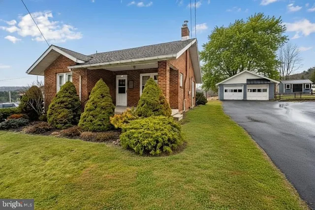 313 W  Liberty St, Oakland, MD 21550