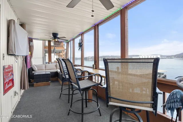 160 Tara Rd #902, Lake Ozark, MO 65049