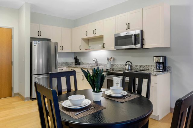 161 S  Huntington Ave #403, Boston, MA 02130