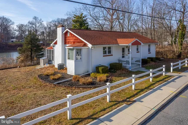110 Lakeview Ave, Blackwood, NJ 08012