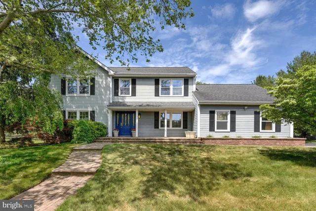 9 Rowanberry Ct, West Windsor, NJ 08550