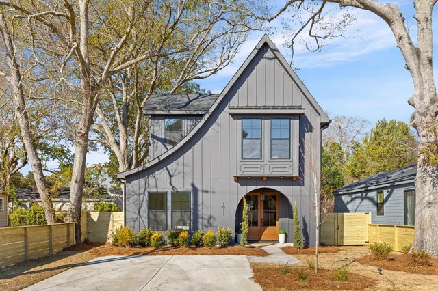 1011 Mamie St, Charleston, SC 29407
