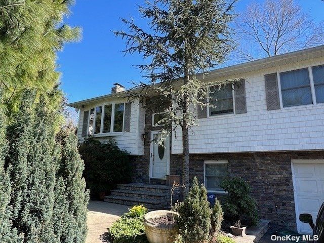 15 Oliver Street, Wading River, NY 11792