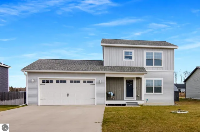 2087 Staghorn Ave, Grawn, MI 49637