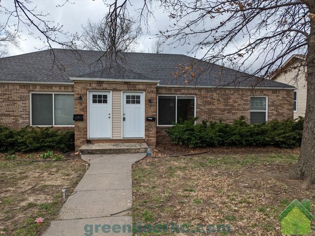 7812 Eby Ln, Overland Park, KS 66204