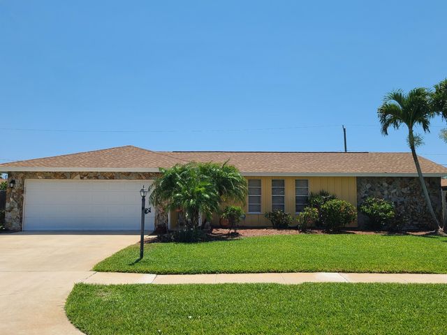 725 Hibiscus Dr, Satellite Beach, FL 32937