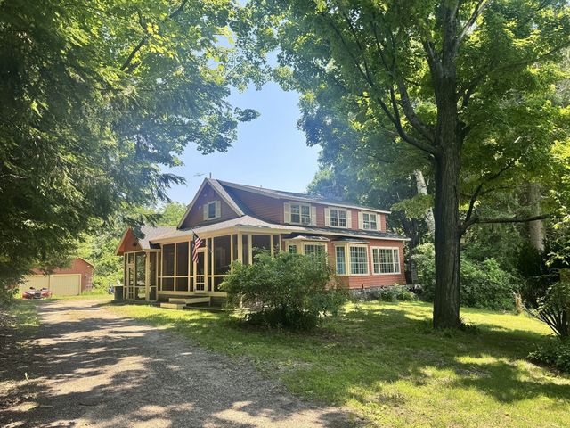 43 White Oaks Rd, Laconia, NH 03246