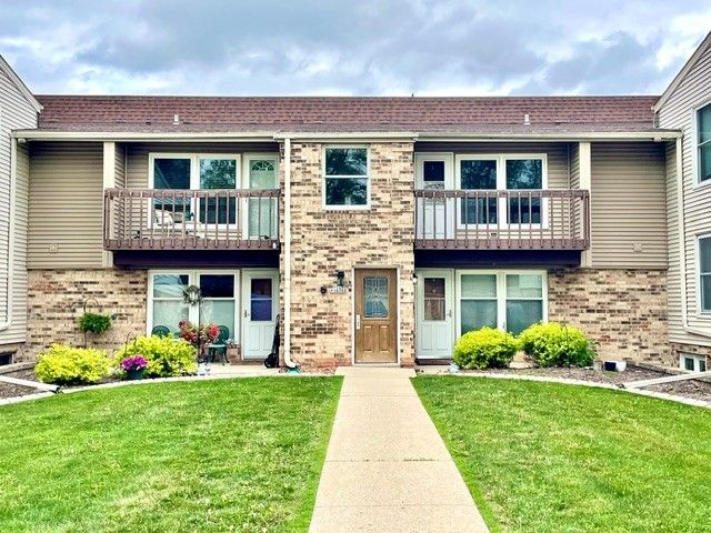 N114W16700 Crown Dr #6, Germantown, WI 53022
