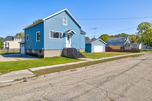 301 E  Bay Shore St, Marinette, WI 54143