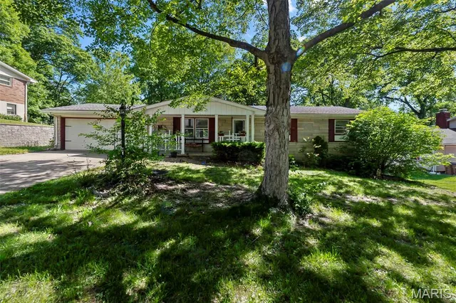 1960 Briarwood Dr, Cape Girardeau, MO 63701