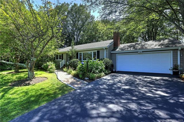 8 Sunnycrest Rd, Trumbull, CT 06611